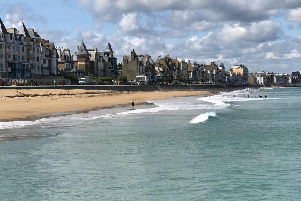 IDEAL-à 1 mn Plage/sillon -jardin privé- 1/6 pers Saint-Malo Esterno foto