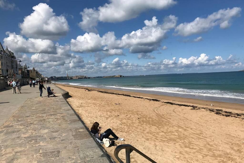 IDEAL-à 1 mn Plage/sillon -jardin privé- 1/6 pers Saint-Malo Esterno foto